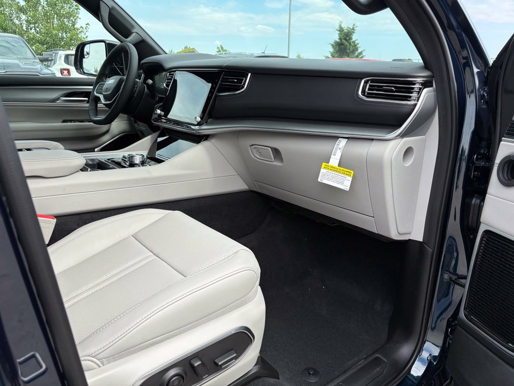 New 2026 Jeep Grand Wagoneer Limited AWD/4WD image 15