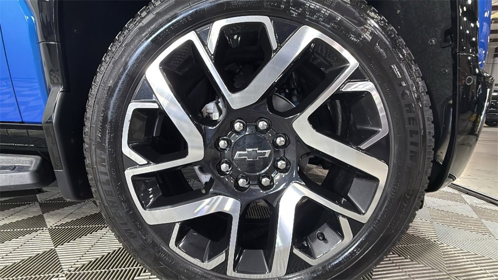 Used 2025 Chevrolet Silverado EV RST image 39