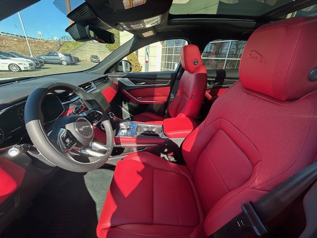 New 2025 Jaguar F-PACE R-Dynamic S image 16