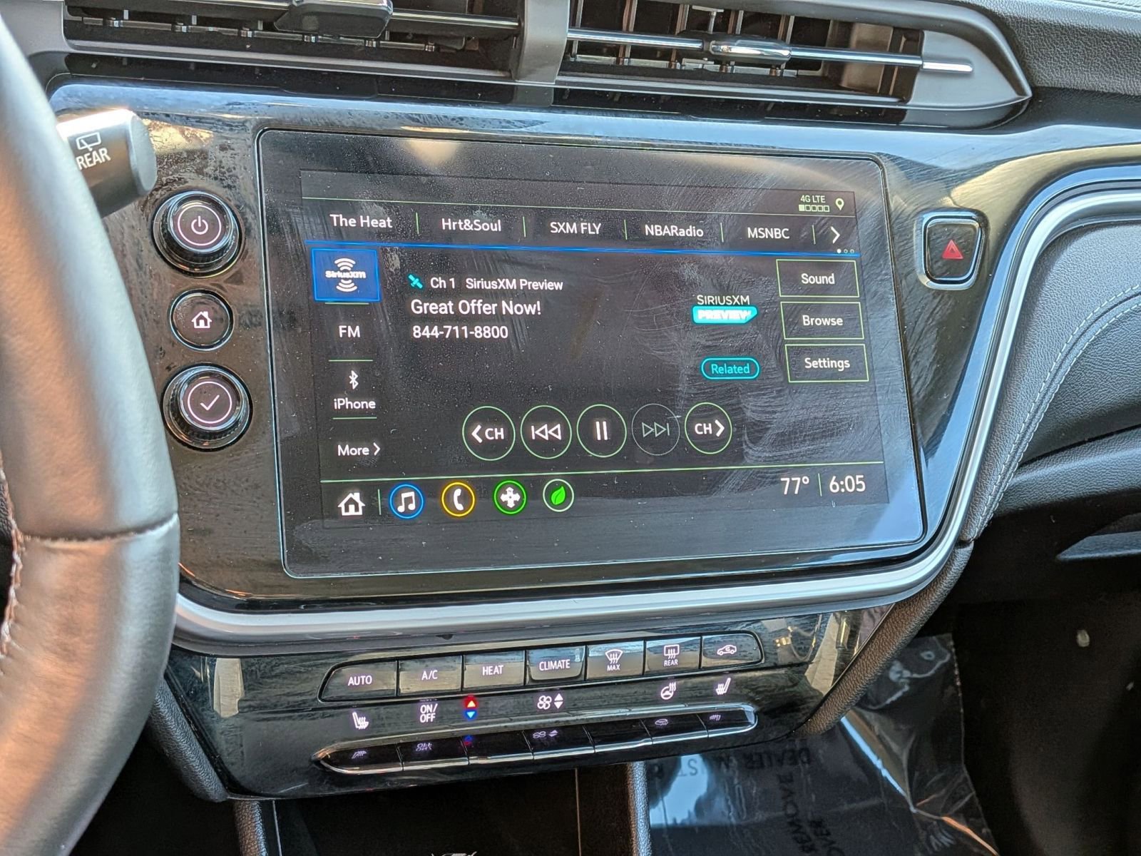 Used 2023 Chevrolet Bolt EUV LT w/ Comfort Package FWD image 16