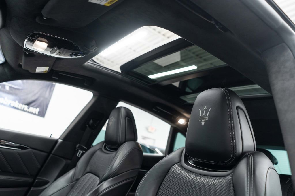 Used 2022 Maserati Levante Modena image 8