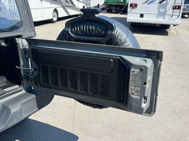 Used 2020 Jeep Wrangler Sport AWD/4WD image 16