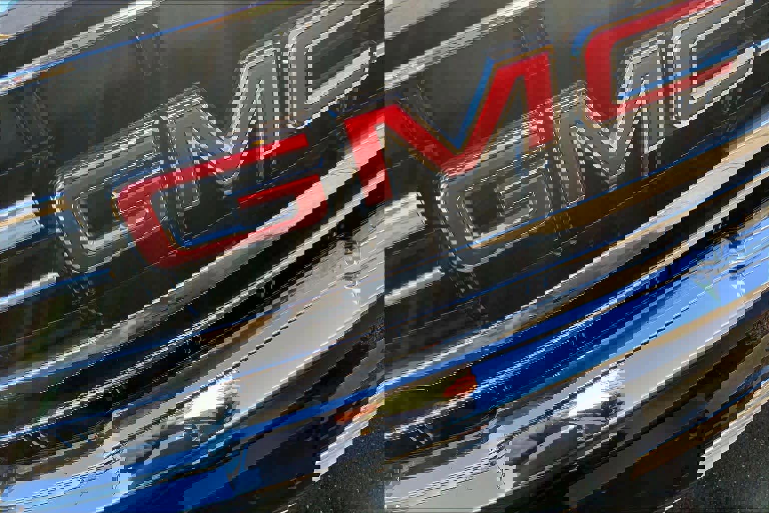 Used 2021 GMC Yukon SLT w/ SLT Luxury Plus Package image 28