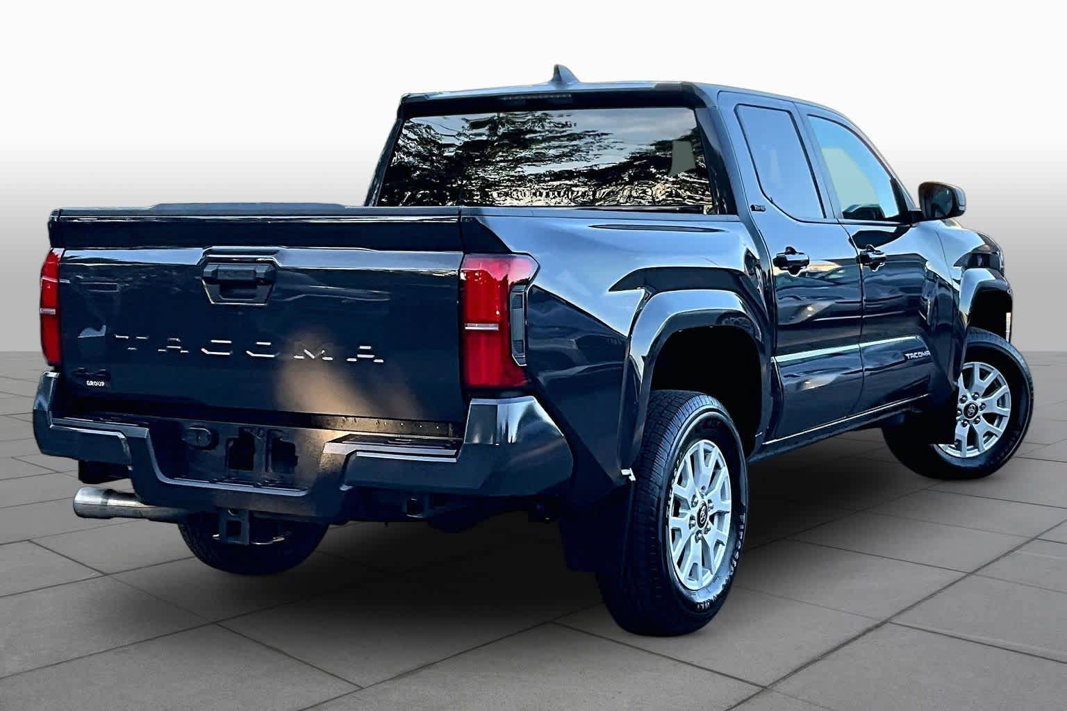 Certified 2024 Toyota Tacoma SR5 AWD/4WD image 13