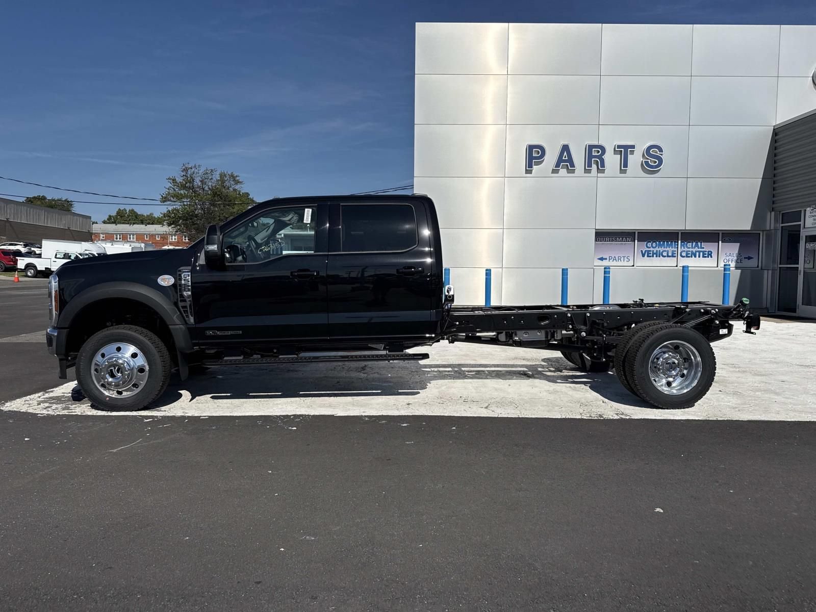 New 2026 Ford F550 4x4 Crew Cab image 6