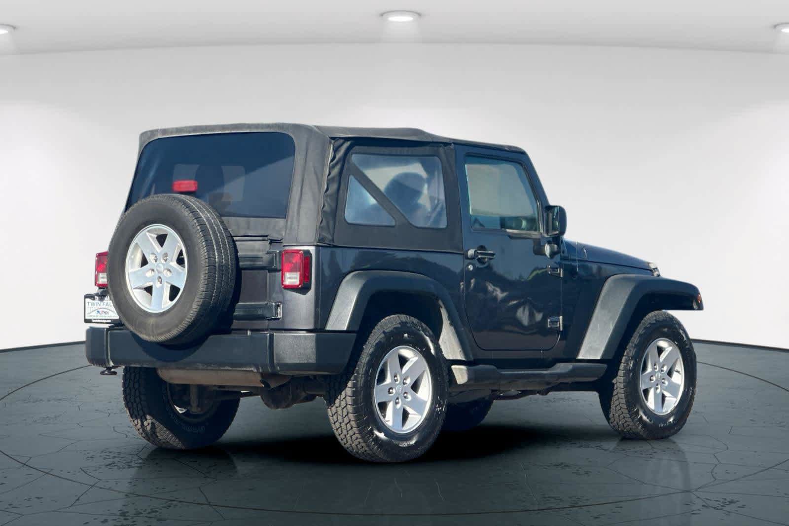 Used 2018 Jeep Wrangler Sport AWD/4WD image 2