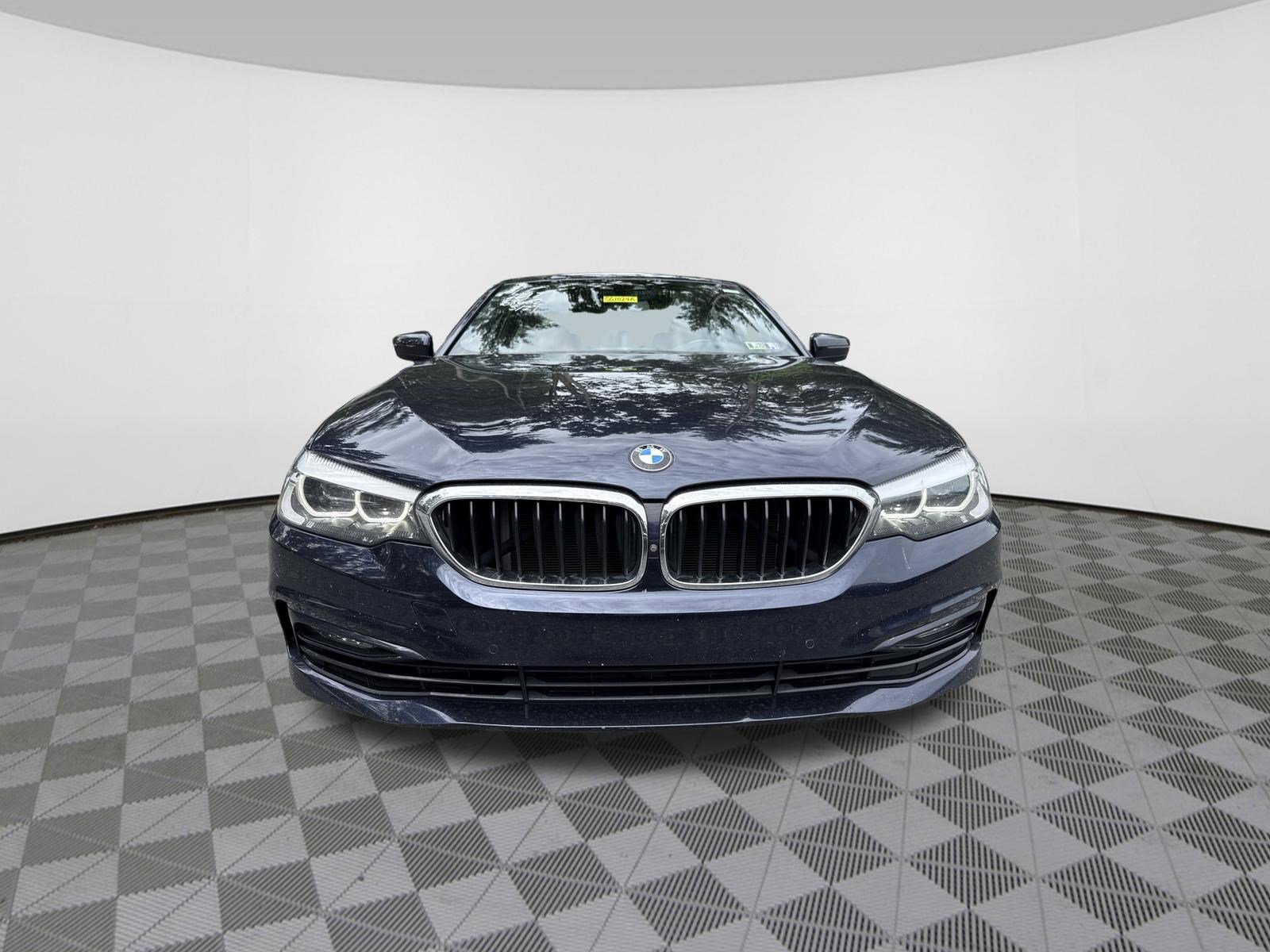 Used 2017 BMW 530i xDrive AWD/4WD image 2