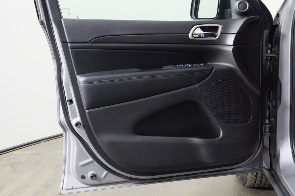 Used 2017 Jeep Grand Cherokee Laredo w/ Quick Order Package 23E image 19