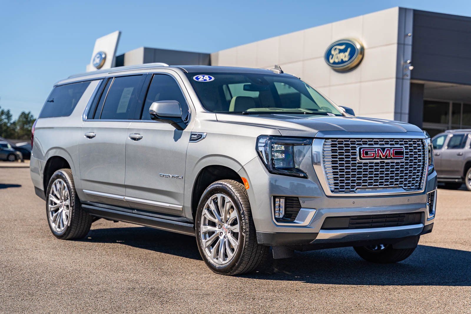 Used 2024 GMC Yukon XL Denali w/ Max Trailering Package image 1