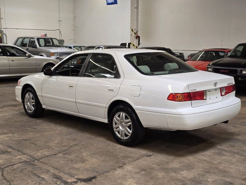 Used 2001 Toyota Camry LE FWD image 15