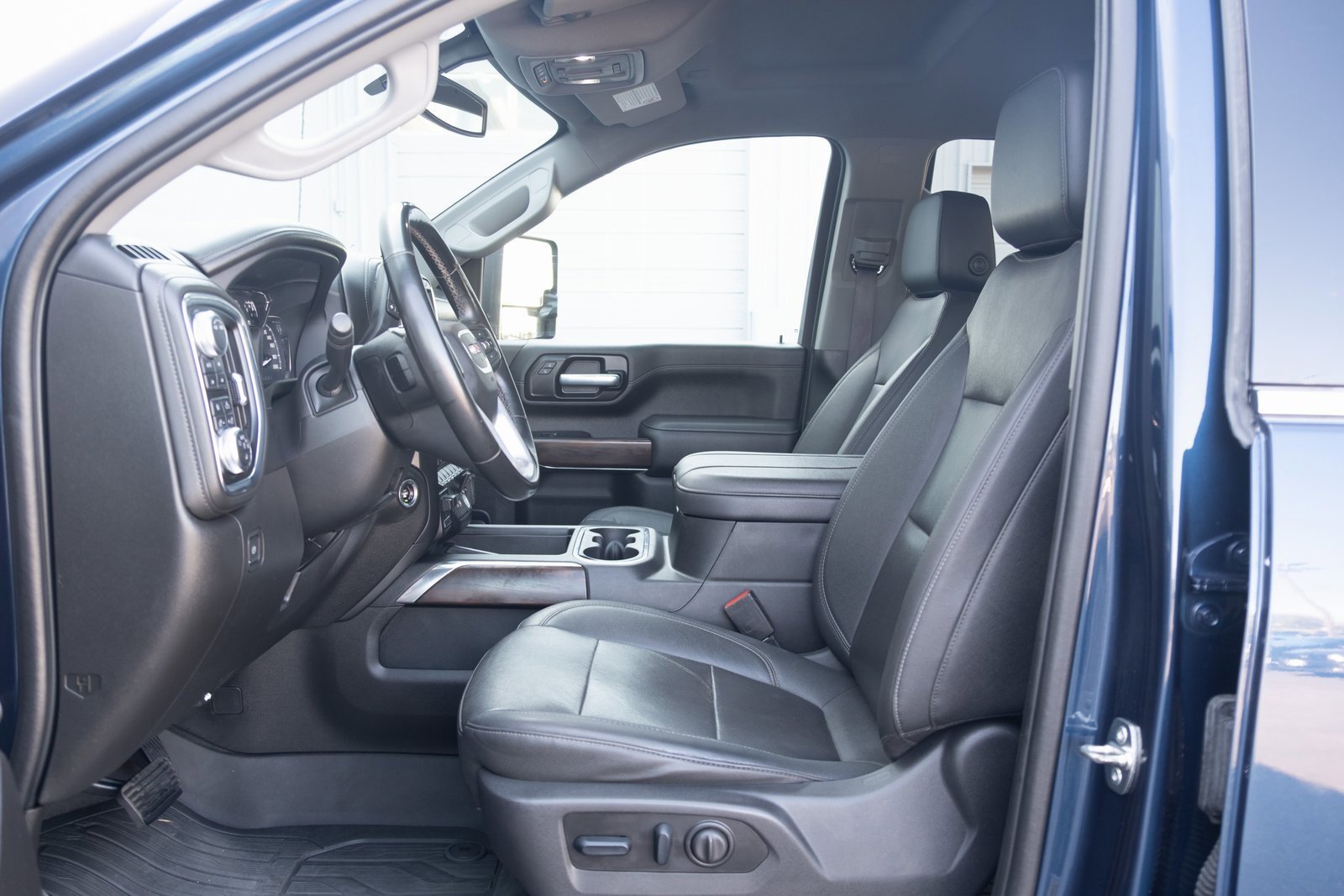 Used 2023 GMC Sierra 3500 SLT w/ SLT Preferred Package image 12