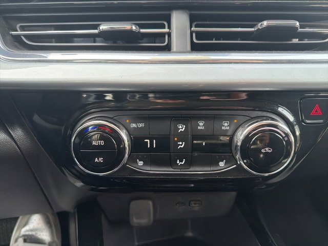 Used 2025 Chevrolet Trax LT w/ LT Convenience Package image 23