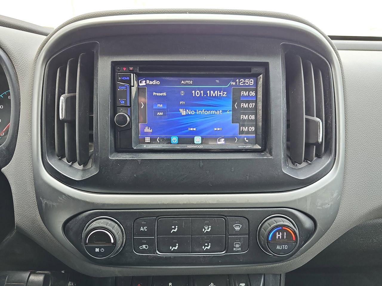 Used 2016 Chevrolet Colorado LT w/ Luxury Package, Chrome image 24