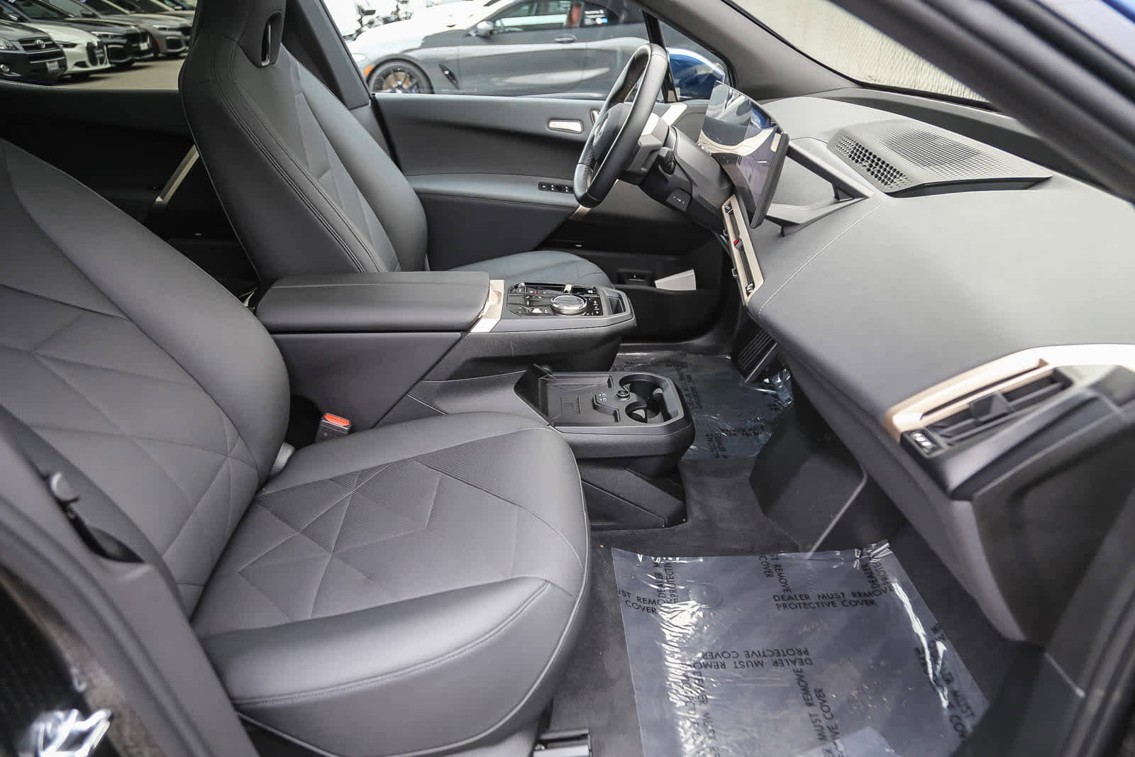 Used 2025 BMW iX xDrive50 w/ Premium Package image 12