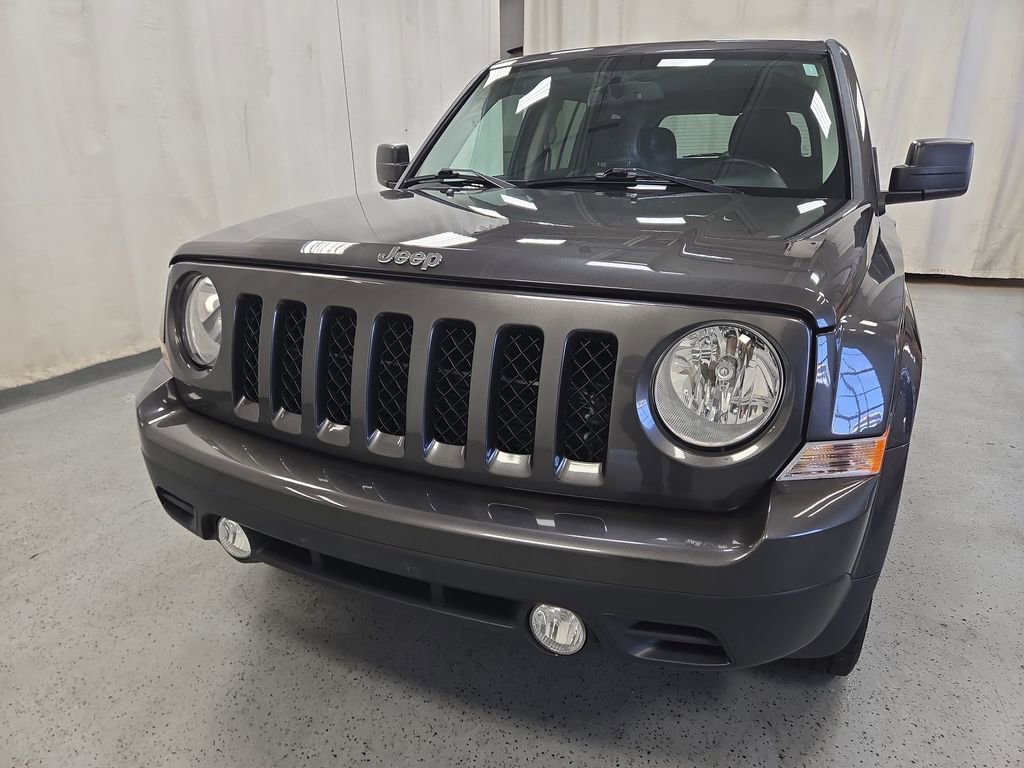 Used 2014 Jeep Patriot High Altitude FWD image 40