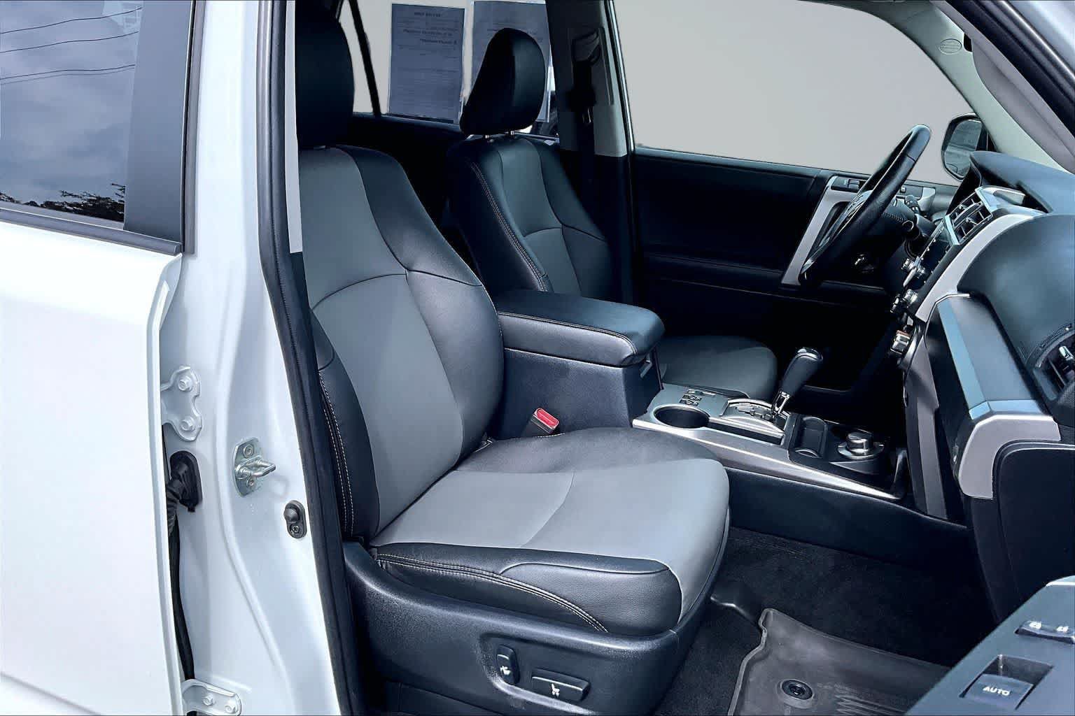 Used 2024 Toyota 4Runner SR5 Premium w/ Moonroof Package AWD/4WD image 14