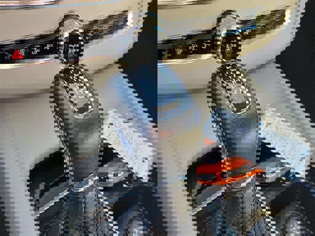 Used 2018 Volvo XC60 T6 Inscription w/ Luxury Seat Package image 32