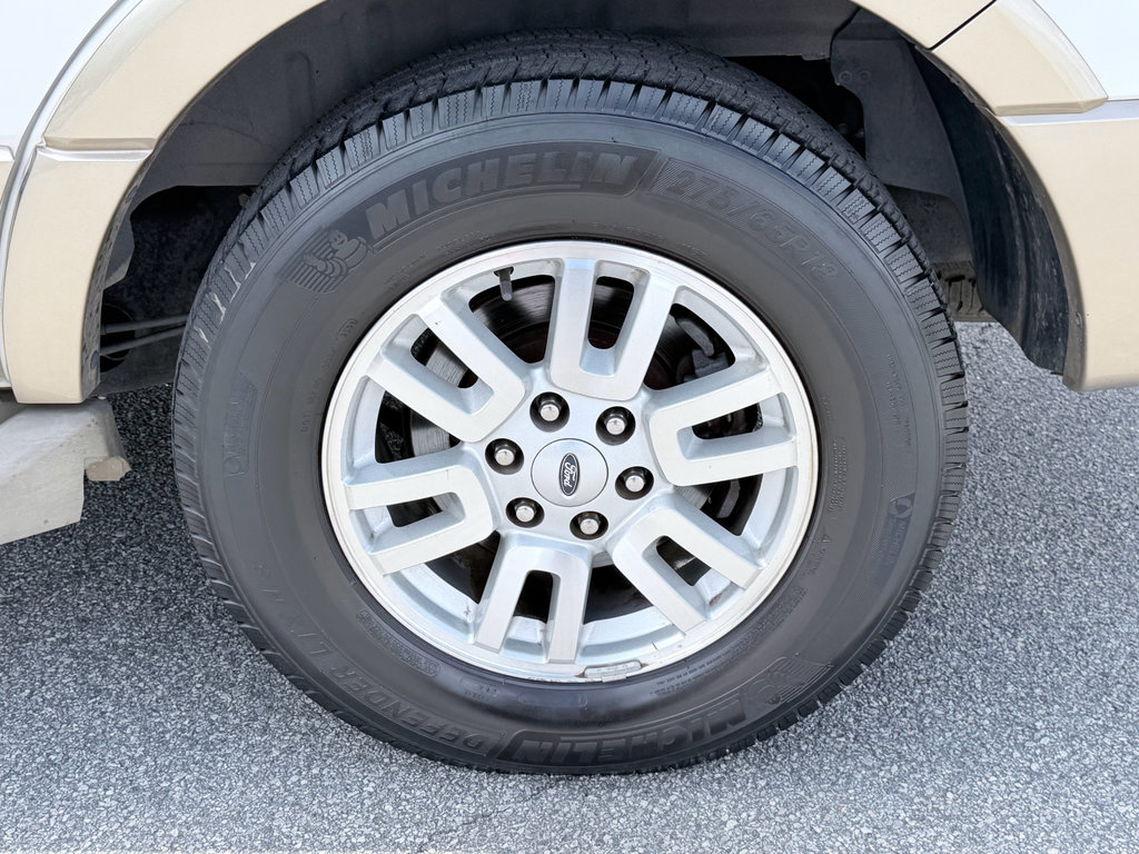 Used 2014 Ford Expedition XLT w/ Equipment Group 202A RWD image 35