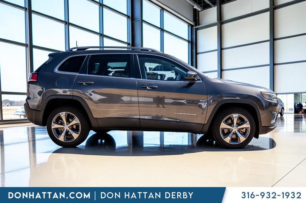 Used 2019 Jeep Cherokee Limited w/ Luxury Group FWD image 31