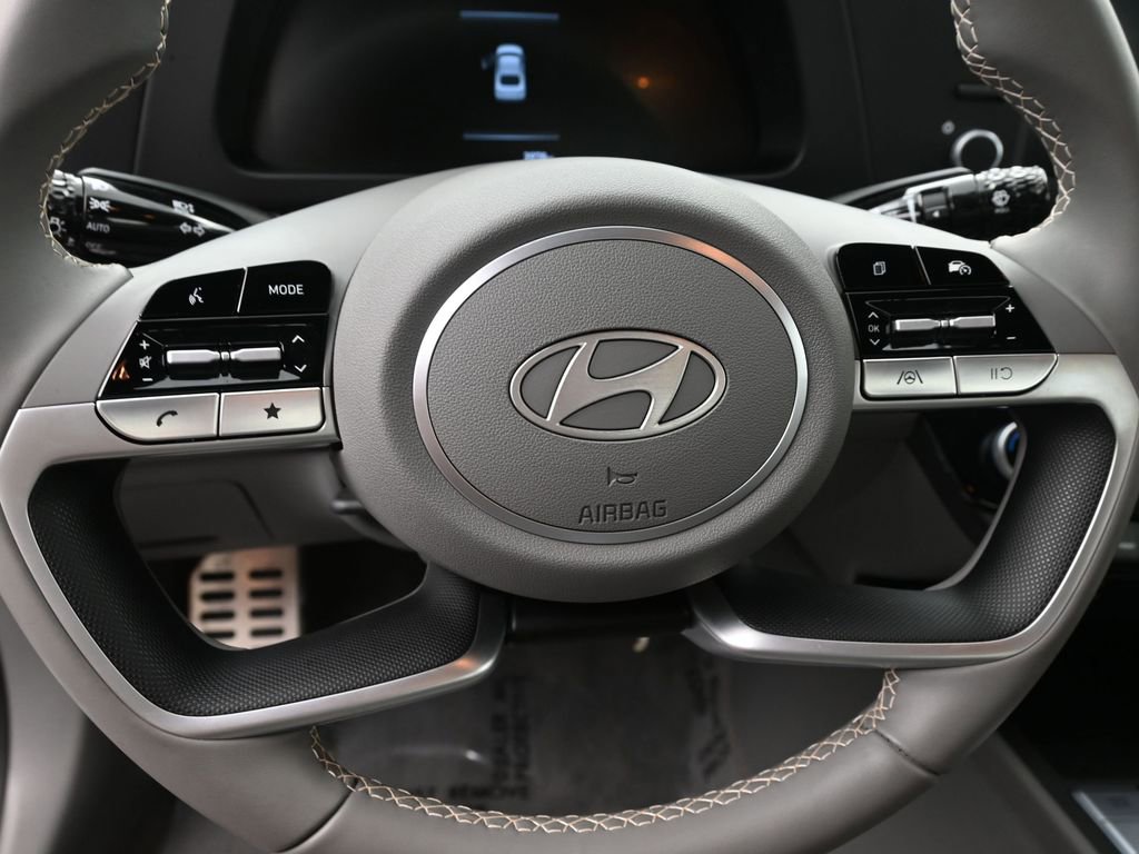Certified 2025 Hyundai Elantra Sport image 27