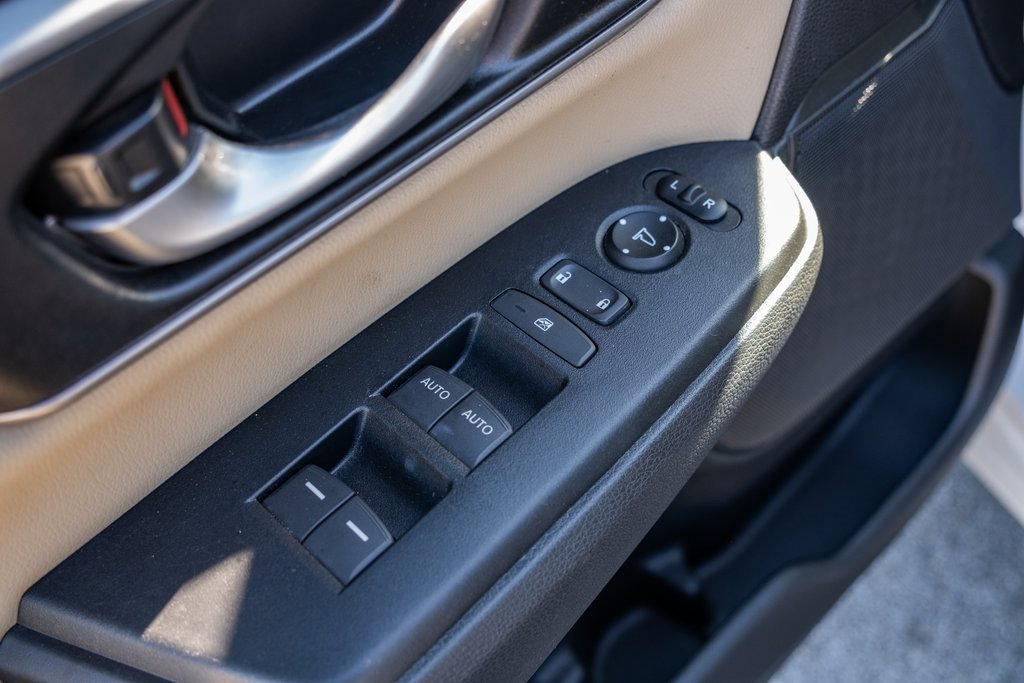 Used 2019 Honda CR-V EX-L image 11