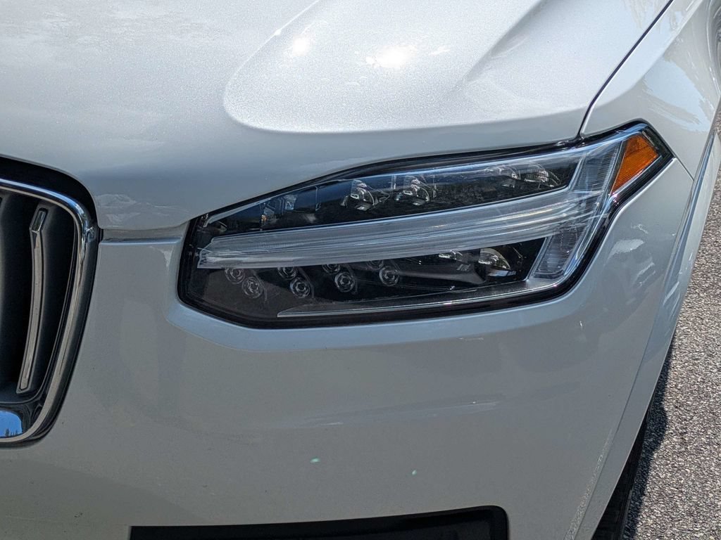 Certified 2025 Volvo XC90 B5 Core AWD/4WD image 9