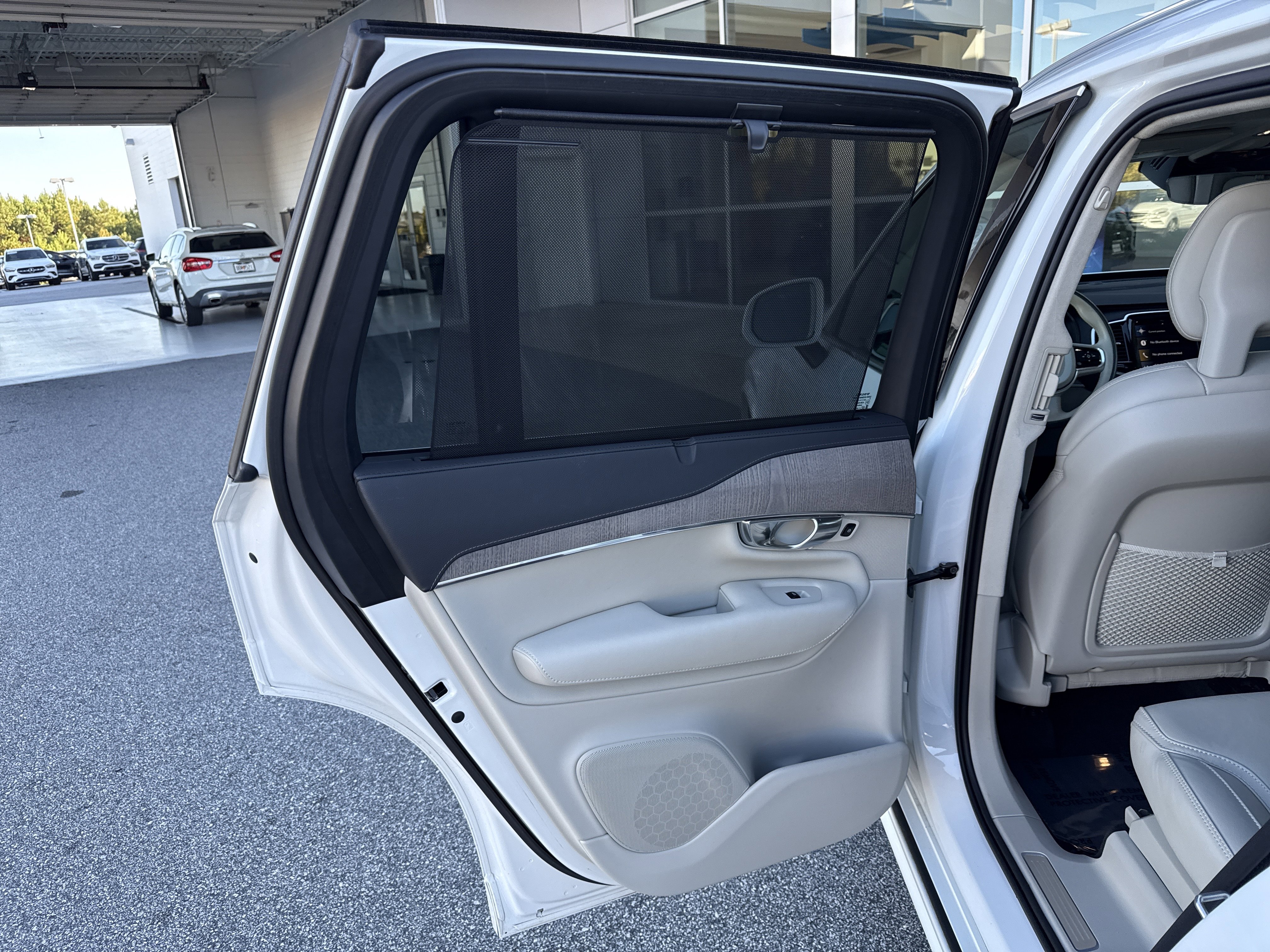 Used 2021 Volvo XC90 T6 Inscription w/ Lounge Package image 34