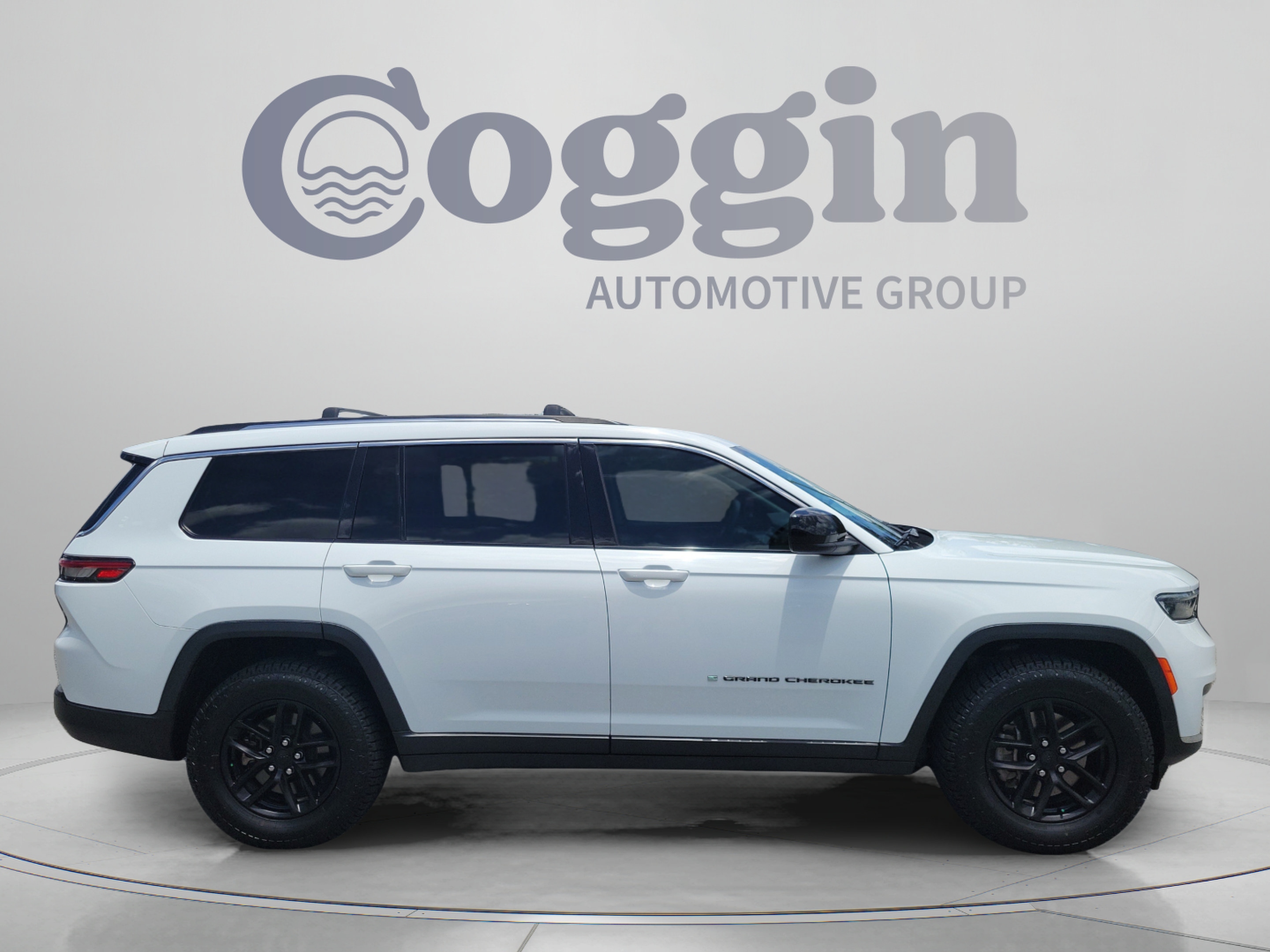 Used 2022 Jeep Grand Cherokee L Laredo w/ Luxury Tech Group I AWD/4WD image 4