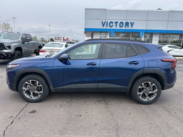 Used 2024 Chevrolet Trax LT w/ Driver Confidence Package FWD image 8