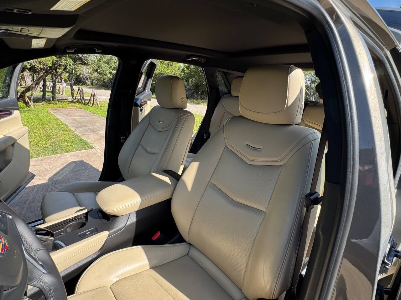 Used 2017 Cadillac XT5 Luxury w/ Driver Awareness Package FWD image 28