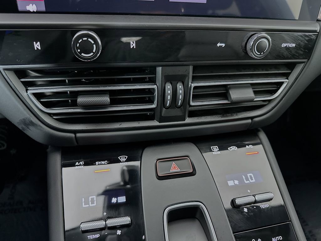 New 2026 Porsche Macan GTS image 18