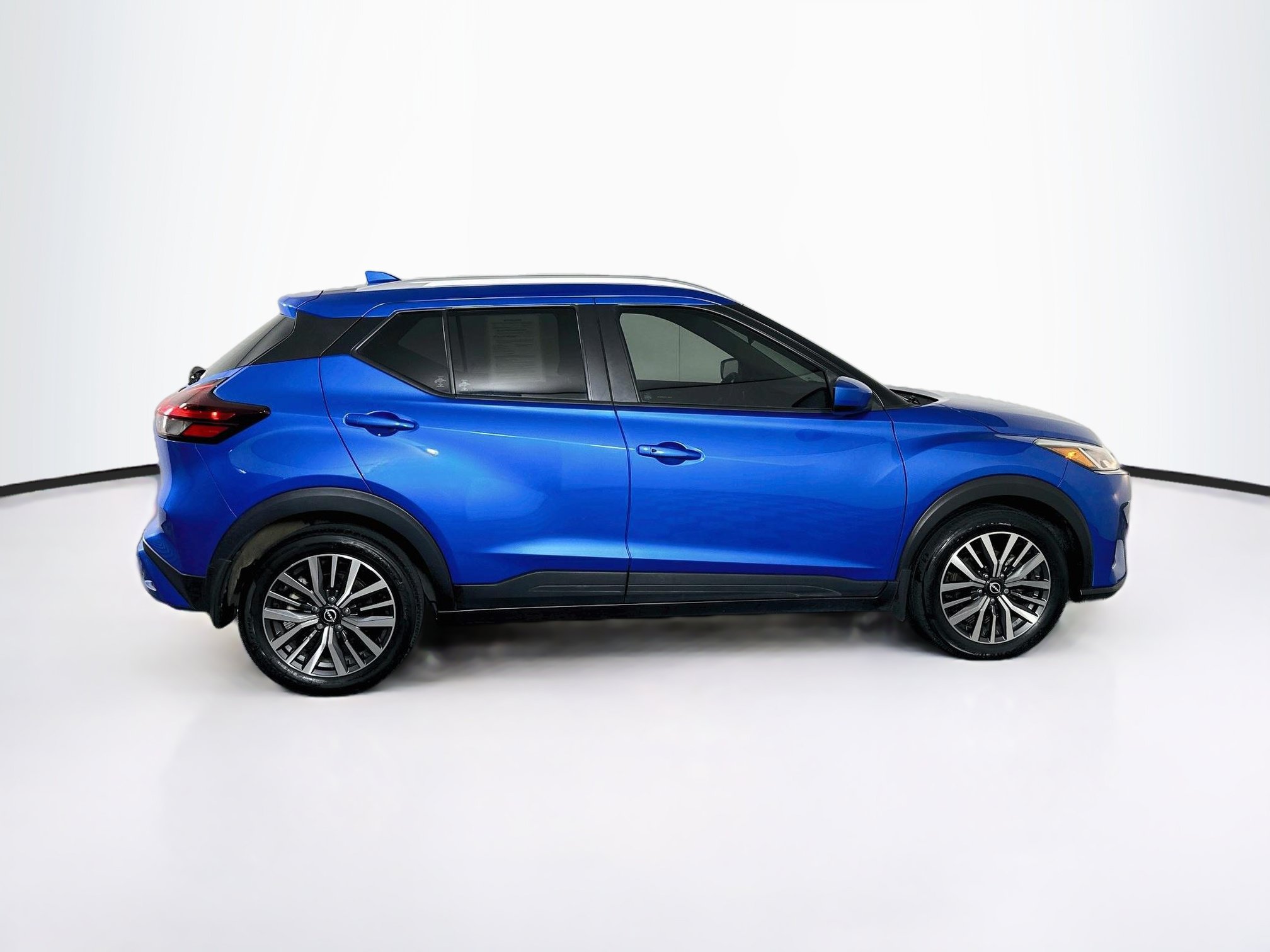 Used 2023 Nissan Kicks SV FWD image 10