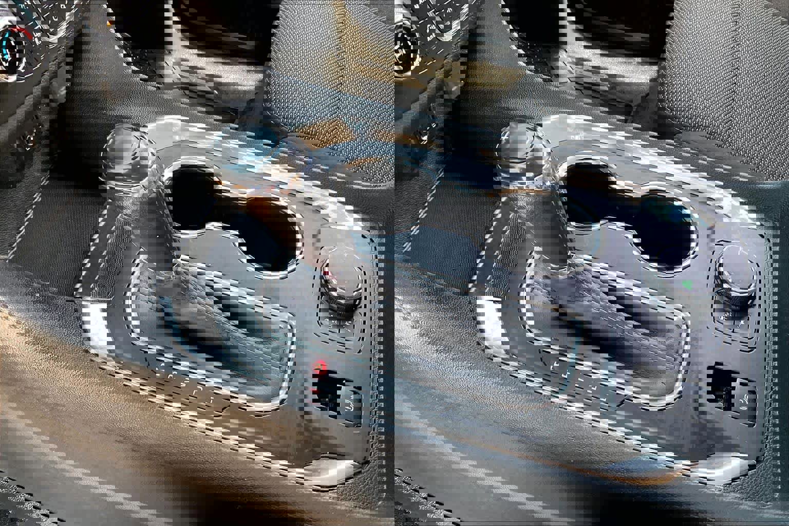 Used 2020 Chevrolet Traverse LT FWD image 16