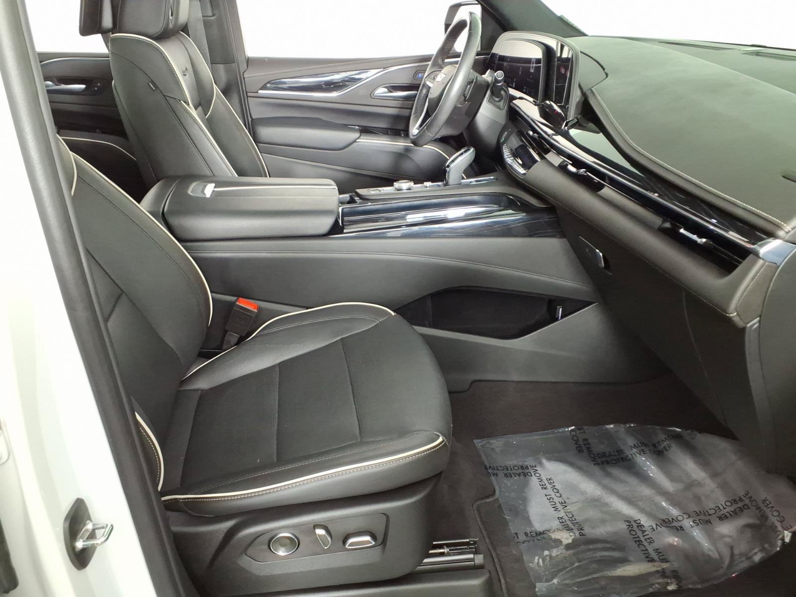 Certified 2024 Cadillac Escalade Sport w/ LPO, ONYX Package AWD/4WD image 8