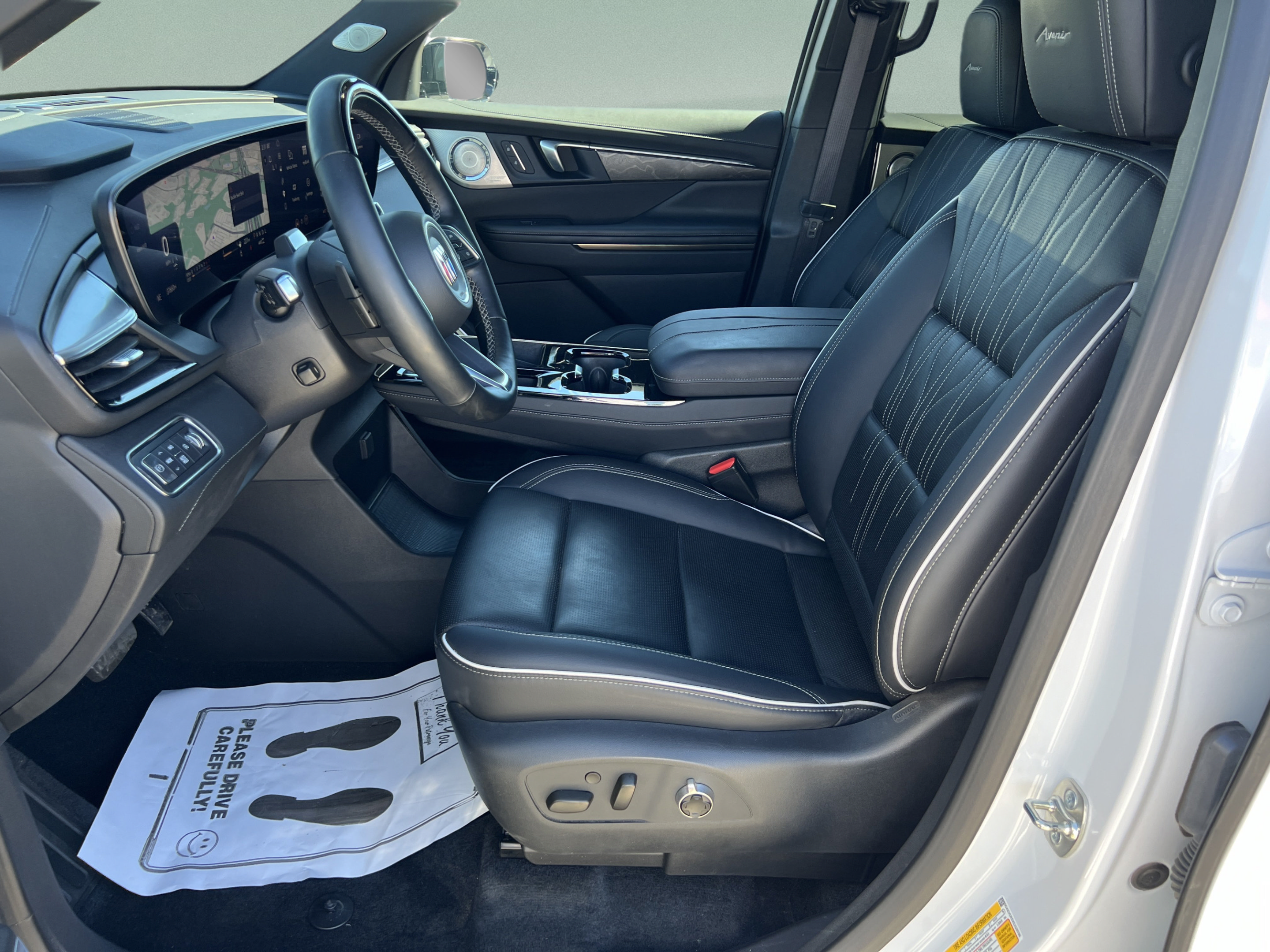 Used 2025 Buick Enclave Avenir w/ Super Cruise Package AWD/4WD image 9