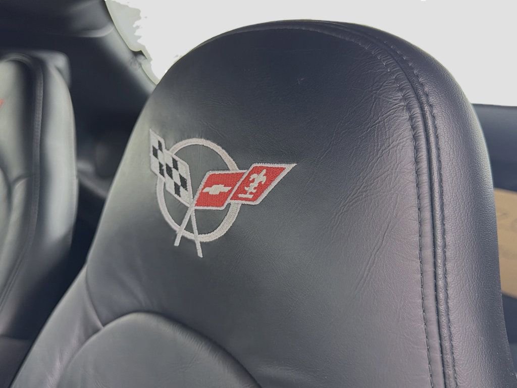 Used 2004 Chevrolet Corvette Z06 w/ Z06 Preferred Equipment Group RWD image 19