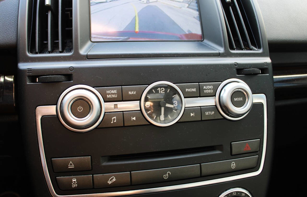 Used 2014 Land Rover LR2 HSE image 28