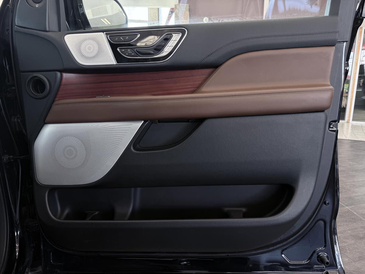 Used 2024 Lincoln Navigator Reserve AWD/4WD image 33