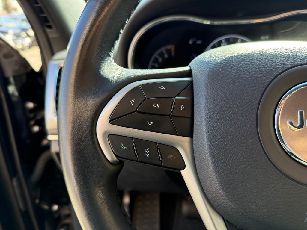 Used 2021 Jeep Grand Cherokee Limited image 25