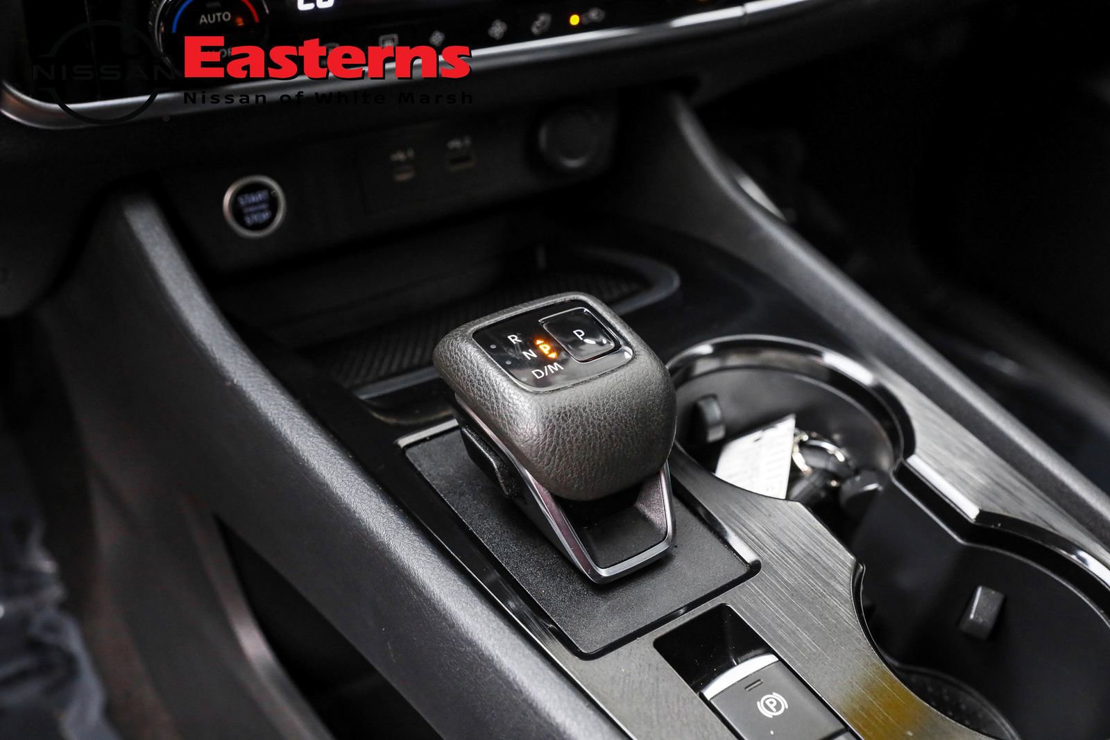 Used 2022 Nissan Rogue SV image 34