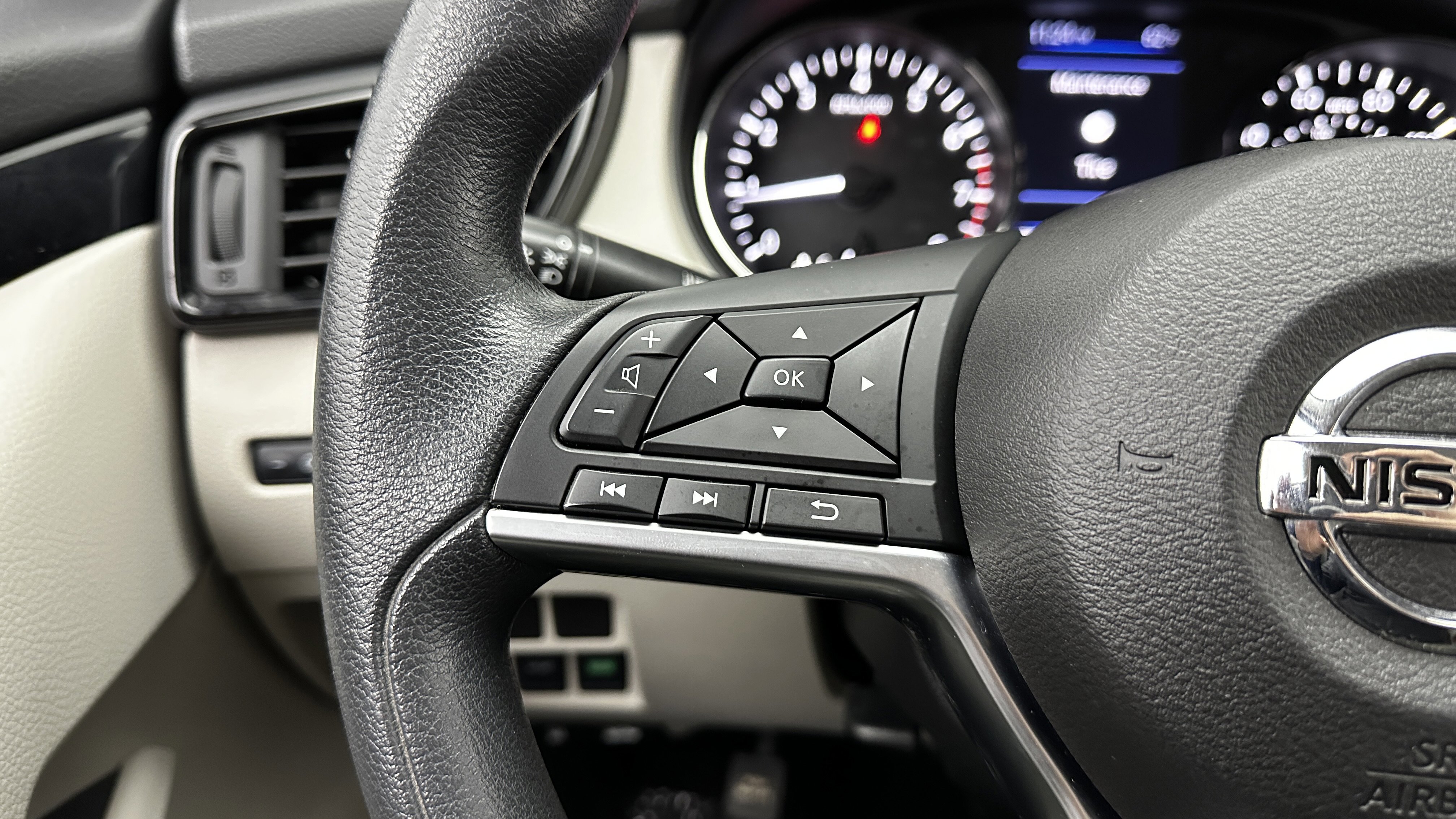 Used 2020 Nissan Rogue Sport SV image 18