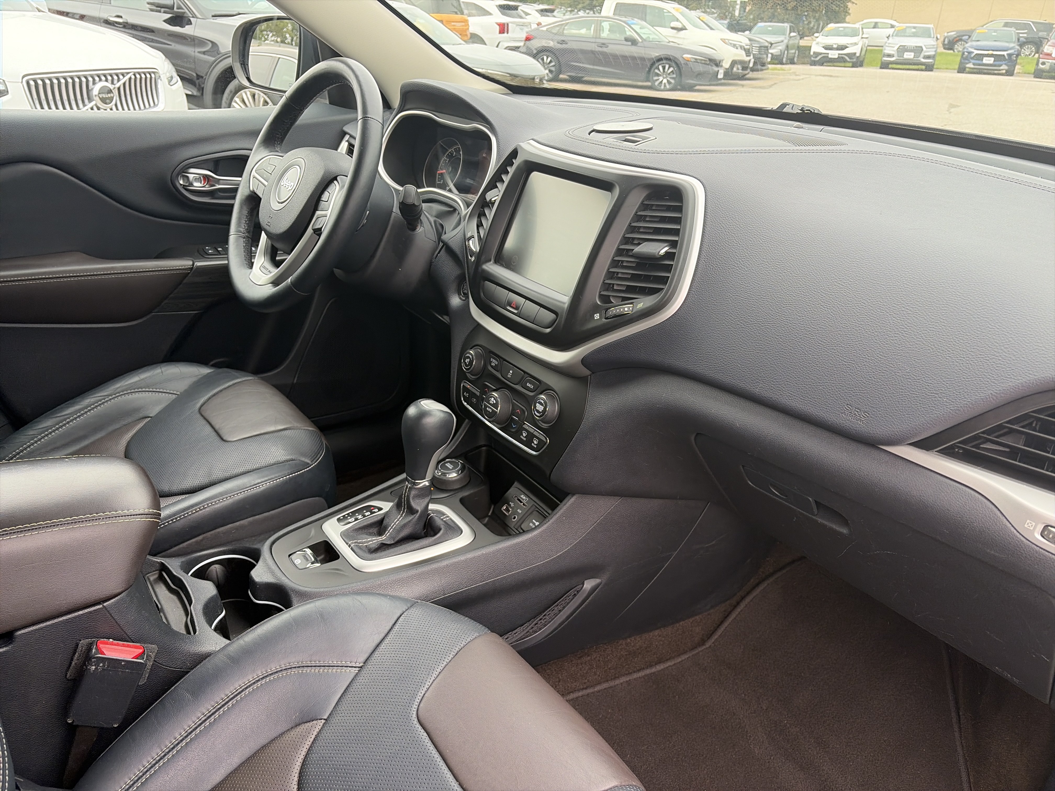 Used 2014 Jeep Cherokee Limited w/ Luxury Group AWD/4WD image 15