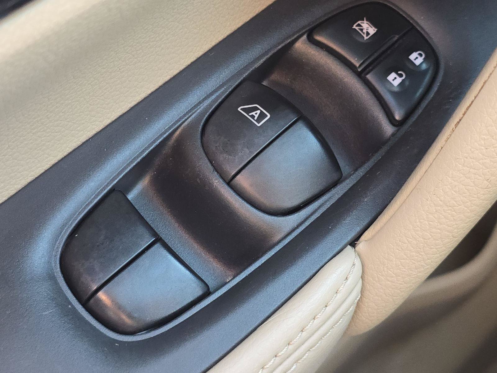 Used 2015 Nissan Rogue SL AWD/4WD image 22