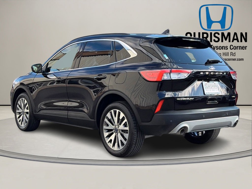 Used 2022 Ford Escape Titanium image 3