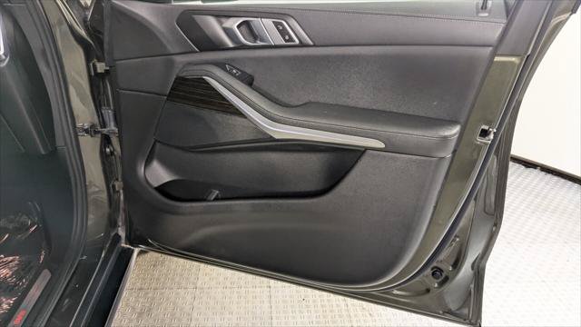 Used 2020 BMW X5 sDrive40i w/ Premium Package RWD image 23