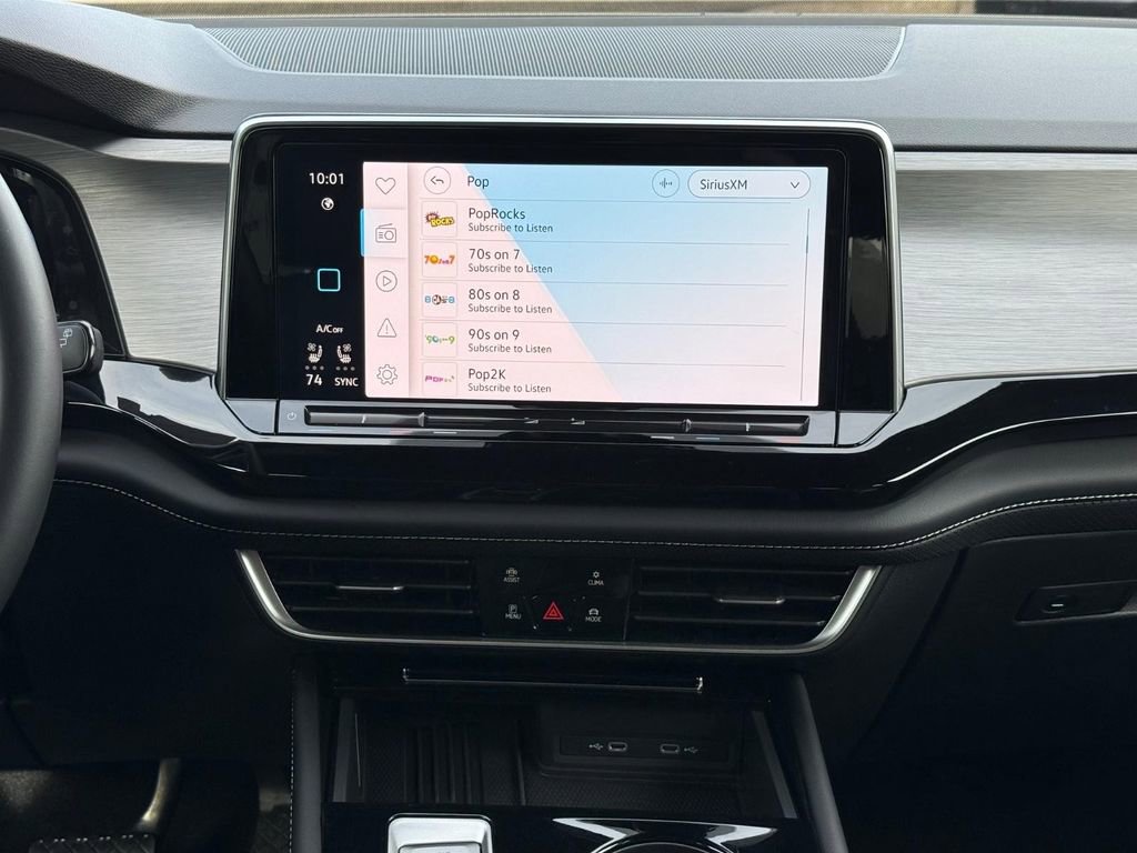 Certified 2025 Volkswagen Atlas Cross Sport SE image 12