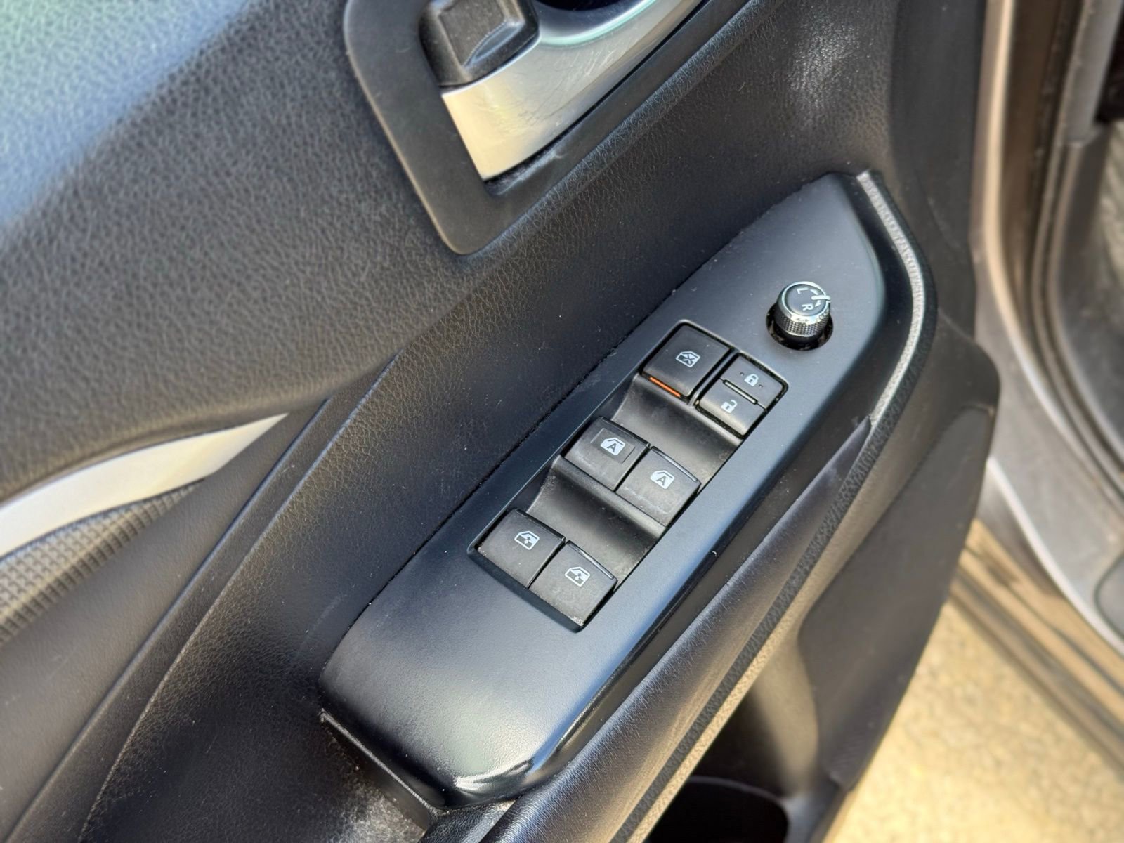 Used 2017 Toyota Highlander SE AWD/4WD image 14