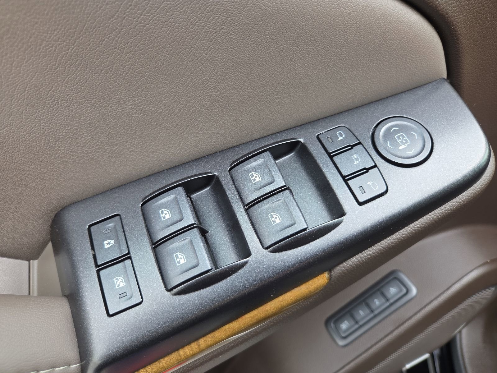 Used 2017 GMC Yukon Denali image 15