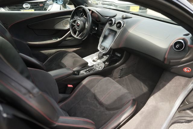 Used 2017 McLaren 570S RWD image 13
