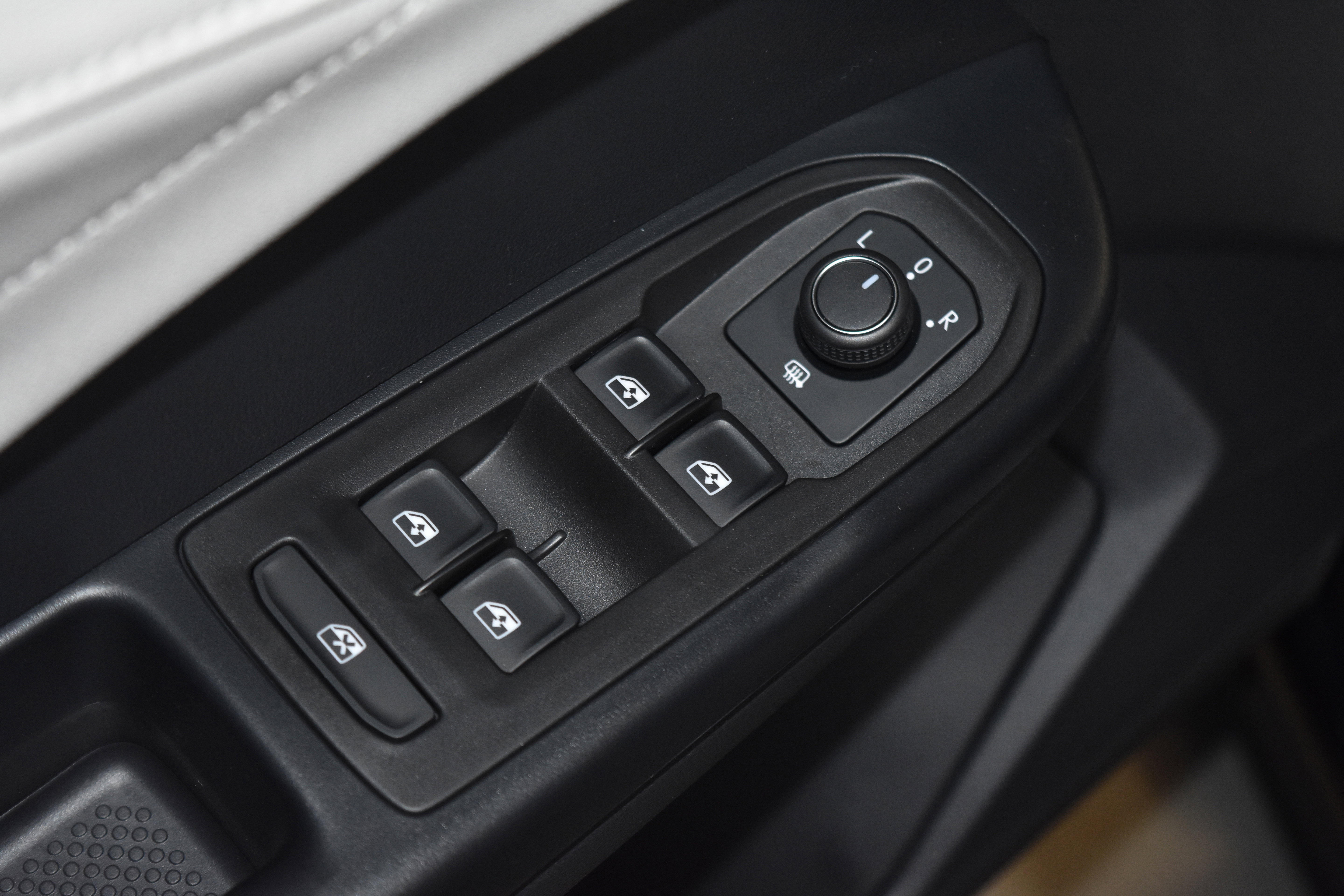 New 2026 Volkswagen Taos SEL AWD/4WD image 4